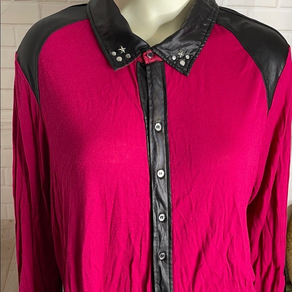 Plus Size Eye Candy Button Split Back blouse 3X - Picture 2 of 7